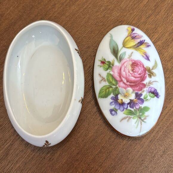 Vintage Rare Limoges  floral porcelain trinket box - Picture 4 of 7
